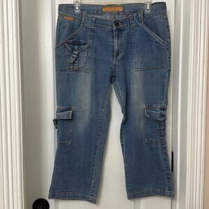 Magic jeans fits like magic Jean cargo Capri vintage y2k size 9/10